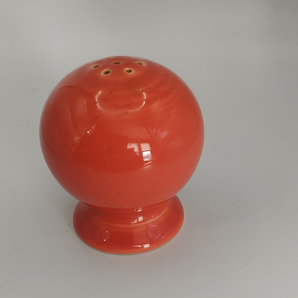 Vintage Homer Laughlin Fiesta "Bulb" Shaker Persimmon With Stopper
